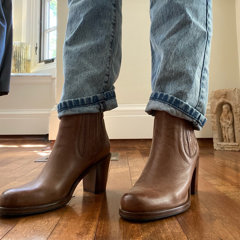 BROWN LEATHER BOOTIES